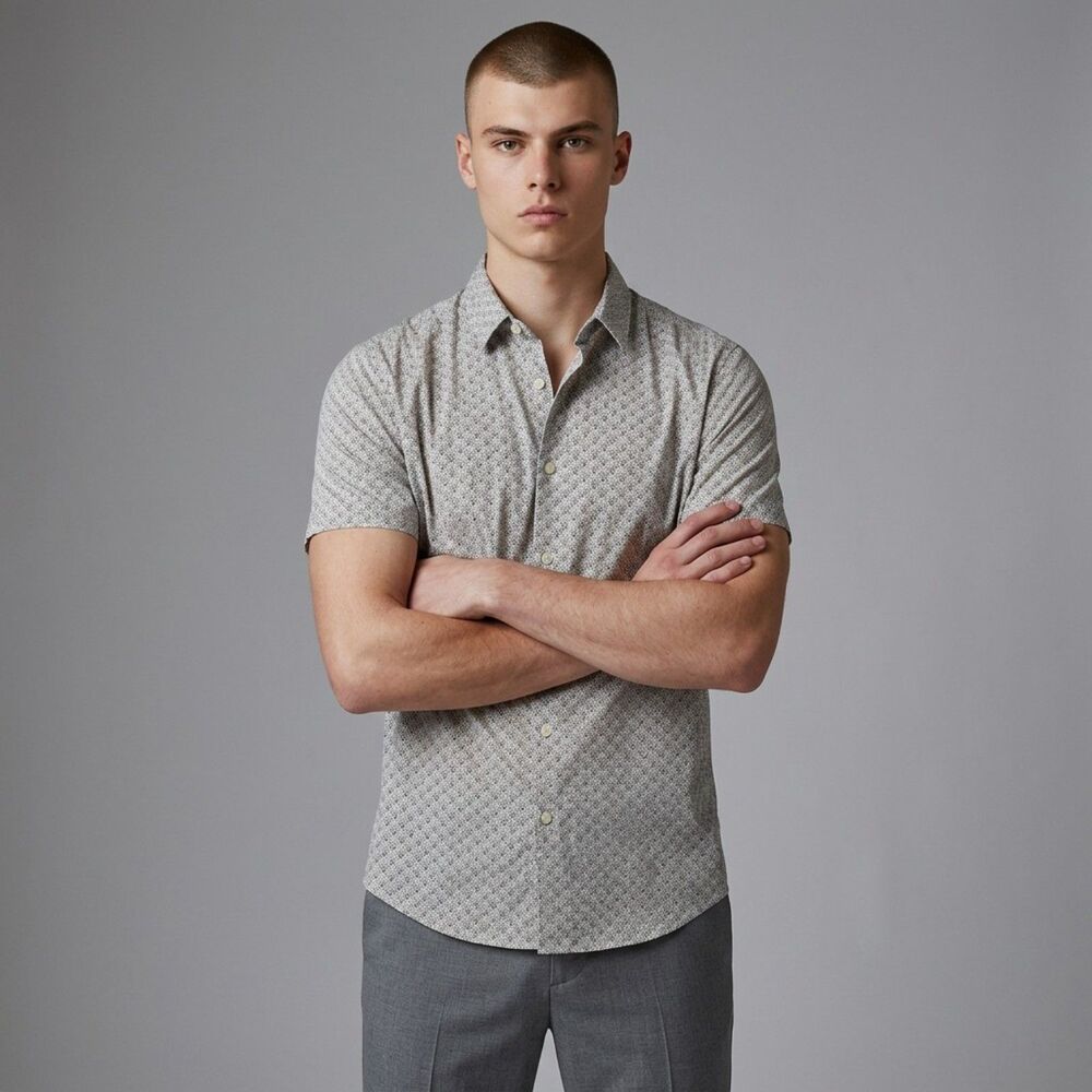 Express Men Button Up Shirt Medium Gray Black Pattern Short Sleeve Casual